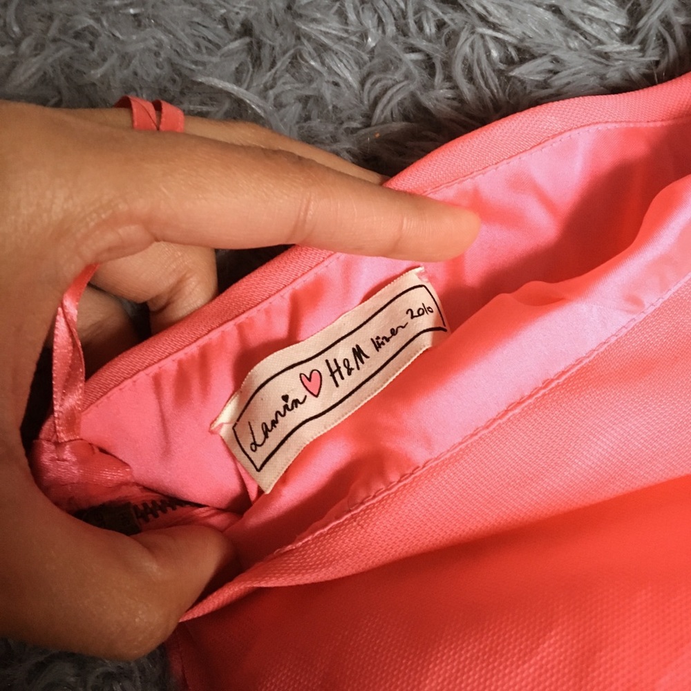 One-shouldered dress with belt and side zip - Picture 4 of 4